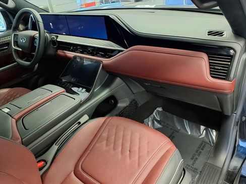 Used 2025 INFINITI QX80 Autograph w/ Autograph Exterior Package image 9