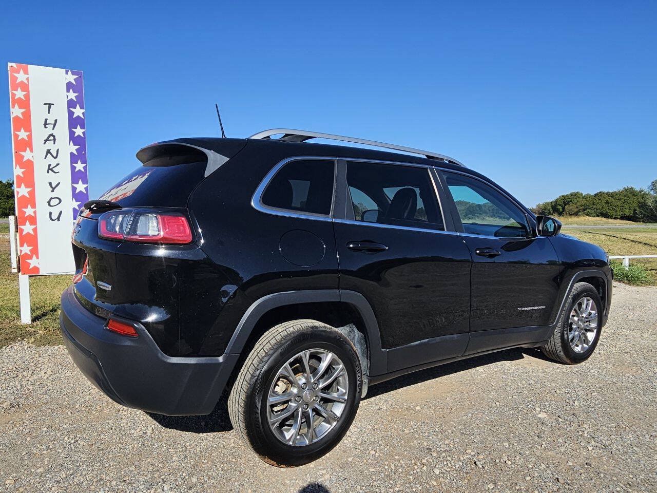 Used 2019 Jeep Cherokee Latitude Plus w/ Comfort/Convenience Group FWD image 6