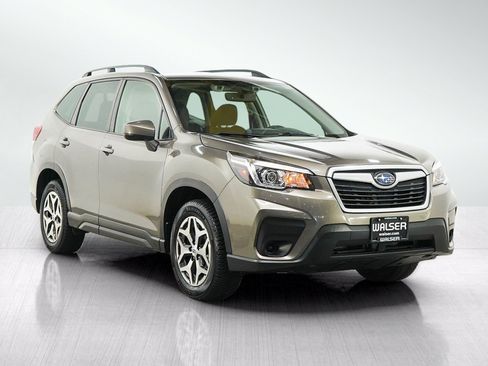 Used 2019 Subaru Forester Premium w/ All-Weather Package AWD/4WD image 7