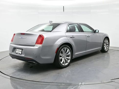 Used 2018 Chrysler 300 Limited w/ Safetytec Plus Group image 7