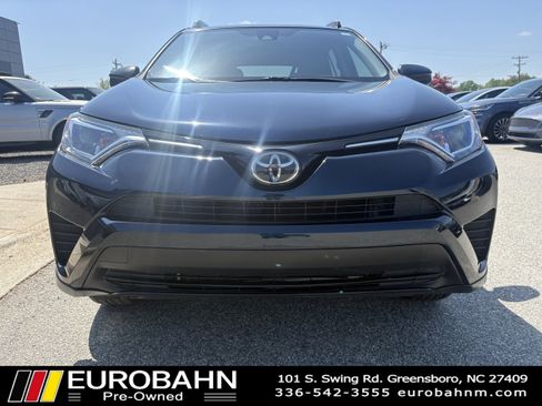 Used 2018 Toyota RAV4 LE image 24