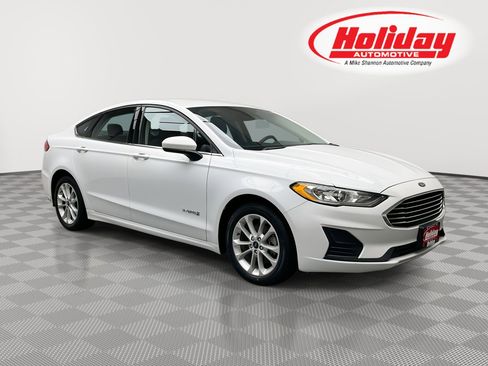 Used 2019 Ford Fusion SE FWD image 1