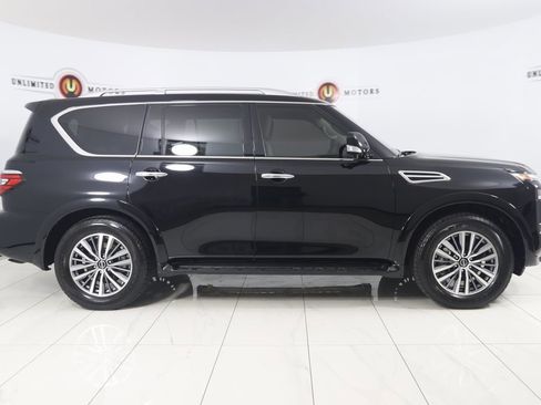 Used 2024 Nissan Armada SL w/ Captain's Chairs Package image 2