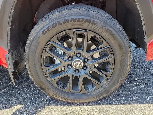 Used 2025 Toyota Tundra Limited AWD/4WD image 7