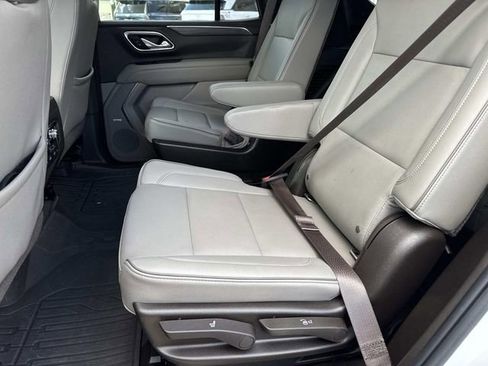 Used 2021 GMC Yukon SLT w/ SLT Premium Package RWD image 17