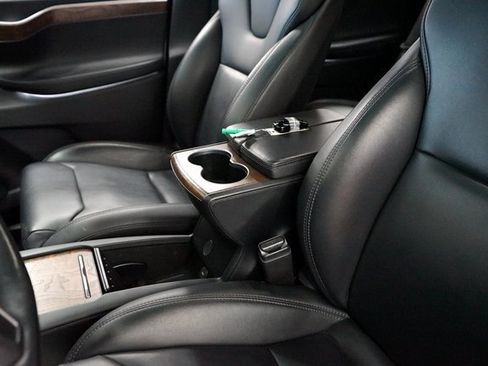 Used 2020 Tesla Model X Long Range image 32