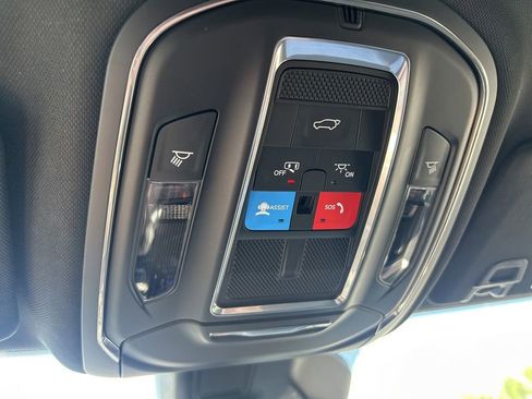 Used 2025 Jeep Grand Cherokee L Limited image 23