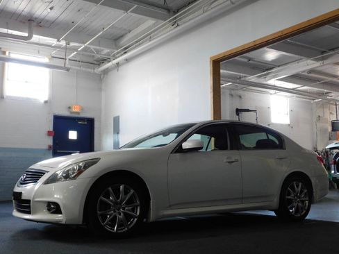 Used 2012 INFINITI G37 x Sedan w/ Premium Pkg AWD/4WD image 9