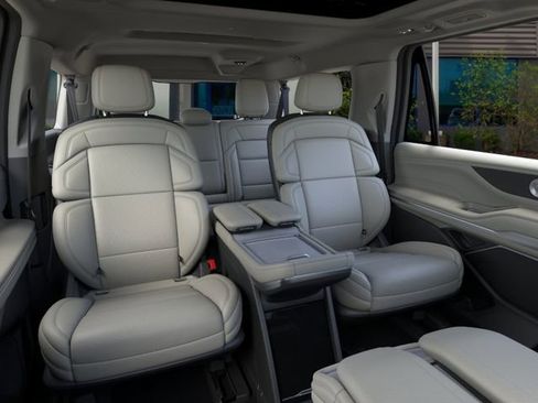 New 2026 Lincoln Navigator L Reserve AWD/4WD image 12