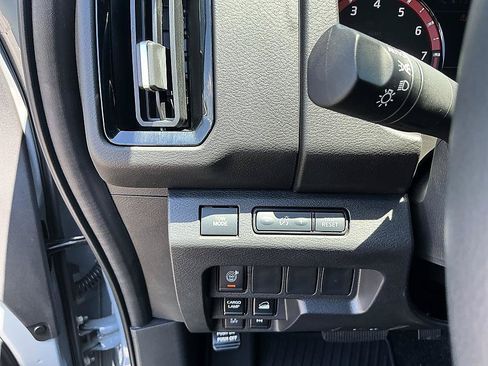 Certified 2025 Nissan Frontier PRO-4X AWD/4WD image 13