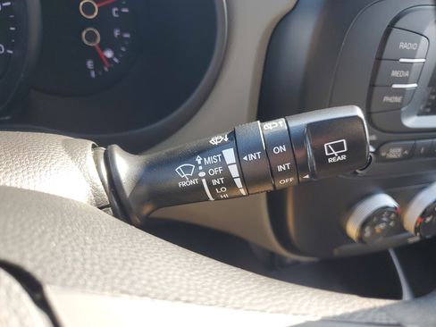 Used 2018 Kia Soul image 29