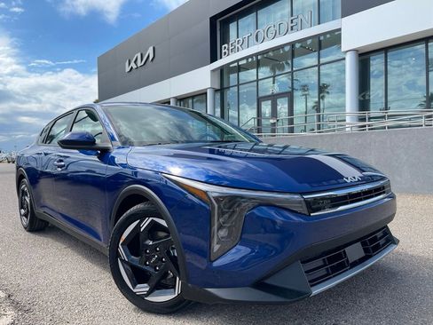 New 2026 Kia K4 EX image 1
