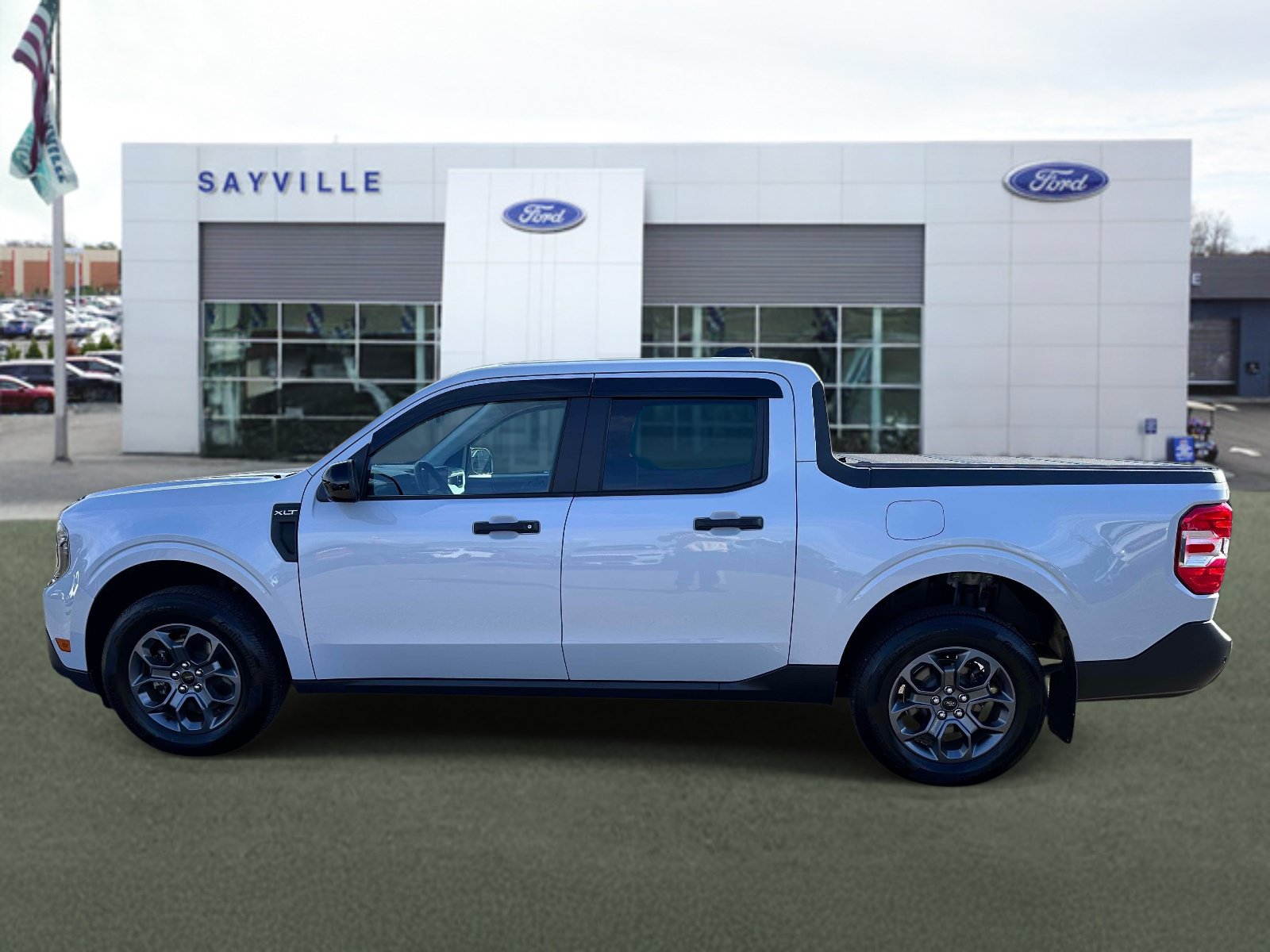Used 2026 Ford Maverick XLT w/ XLT Luxury Package AWD/4WD image 2