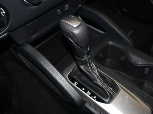 Used 2023 Nissan Frontier SV AWD/4WD image 29