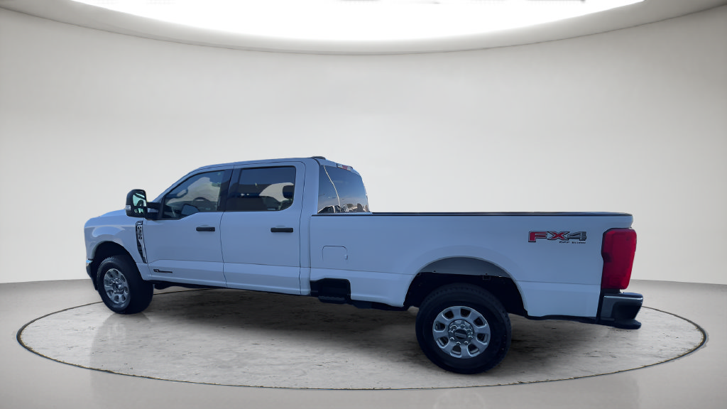Used 2024 Ford F350 XLT w/ FX4 Off-Road Package AWD/4WD image 10