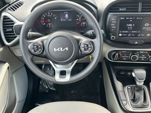 Certified 2022 Kia Soul LX w/ Technology Package image 14