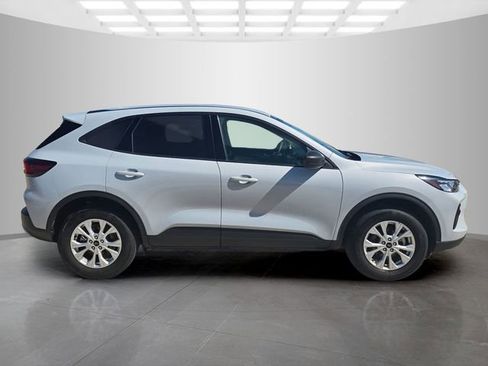 Used 2025 Ford Escape Active AWD/4WD image 9