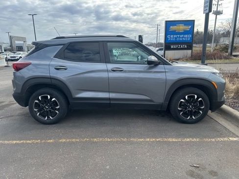Used 2021 Chevrolet TrailBlazer LT w/ Sun and Liftgate Package image 8