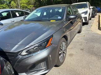 Used 2025 Nissan Altima 2.5 SV video 2