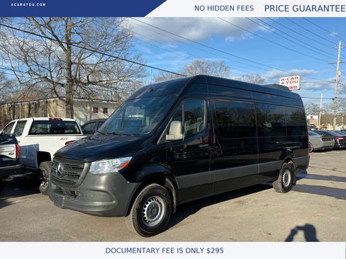 Used 2019 Mercedes-Benz Sprinter 2500 image 2