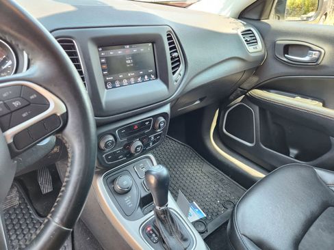 Certified 2018 Jeep Compass Latitude w/ Popular Equipment Group image 10