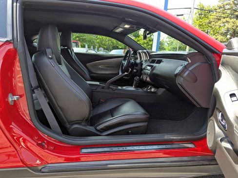 Used 2010 Chevrolet Camaro SS w/ LPO, Ground Effects Package RWD image 29