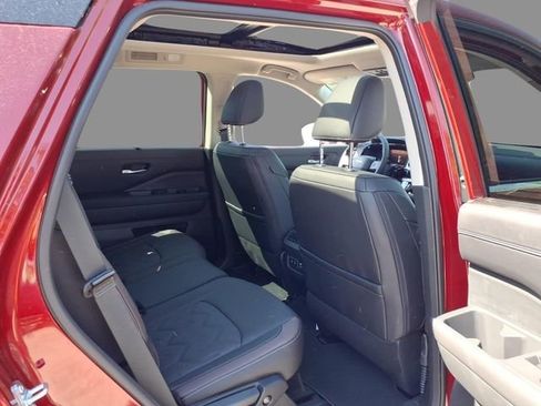 New 2026 Nissan Pathfinder Platinum w/ Cargo Package AWD/4WD image 11