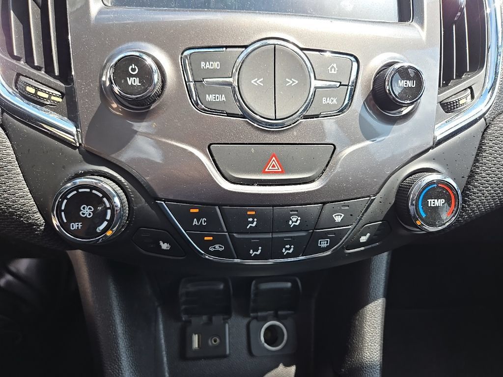 Used 2017 Chevrolet Cruze LT w/ Sun And Sound Package FWD image 18