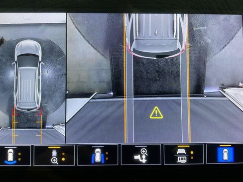 Used 2022 Chevrolet Equinox LT FWD image 17