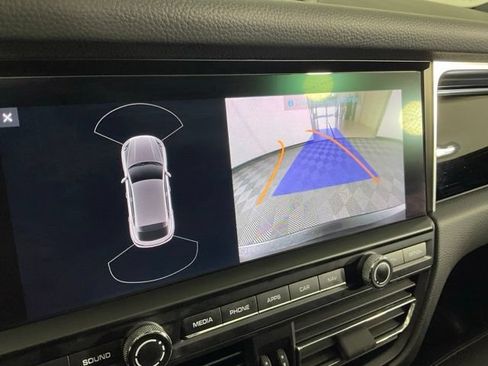 Used 2019 Porsche Macan AWD/4WD image 10