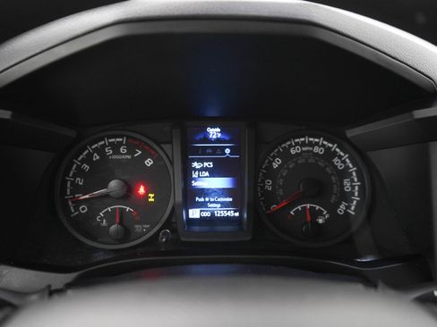 Used 2022 Toyota Tacoma SR AWD/4WD image 22