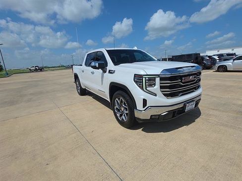 Used 2022 GMC Sierra 1500 SLT AWD/4WD image 4