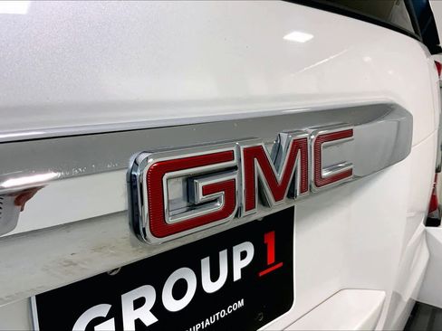 Used 2018 GMC Yukon Denali w/ Denali Ultimate Package image 10