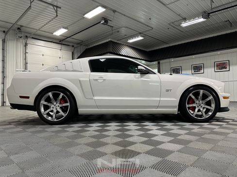 Used 2007 Ford Mustang GT RWD image 17