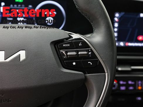 Used 2023 Kia Niro Wind w/ Wind Preserve Package FWD image 16
