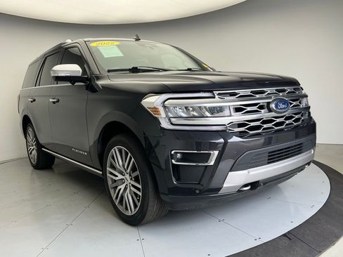 Used 2022 Ford Expedition Platinum image 2