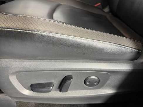 Used 2023 Nissan Pathfinder SL w/ Lighting Package (N92) image 24