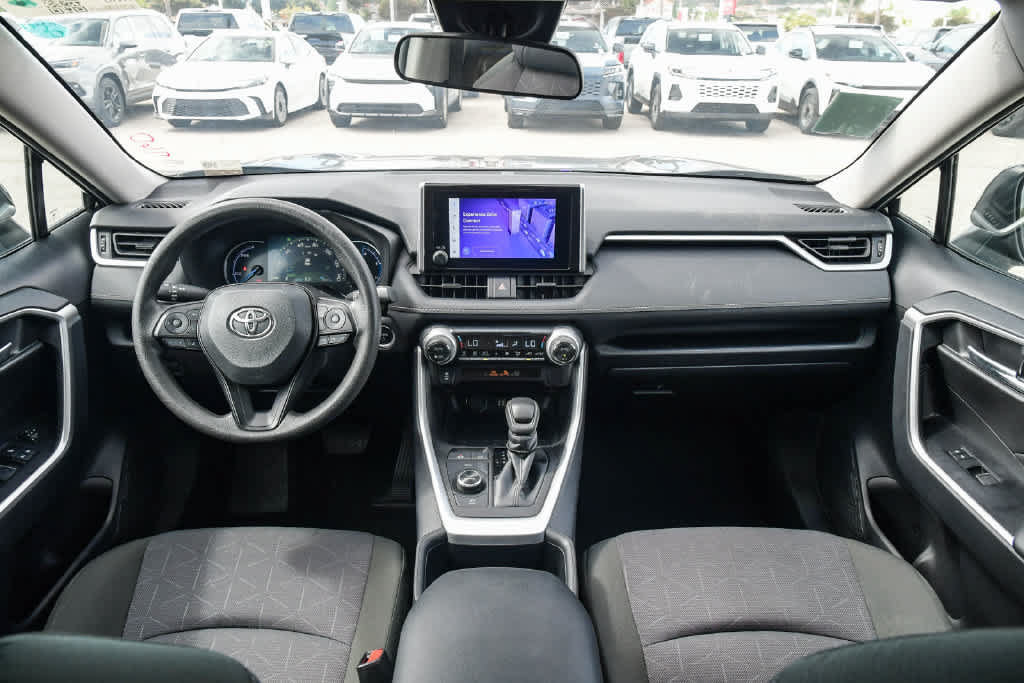 Used 2025 Toyota RAV4 XLE AWD/4WD image 15