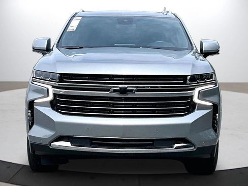 Used 2023 Chevrolet Tahoe LT w/ Luxury Package AWD/4WD image 3