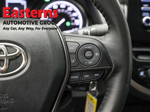 Used 2024 Toyota Camry SE image 4