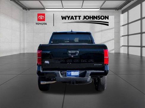 Certified 2025 Toyota Tacoma TRD Off-Road image 3