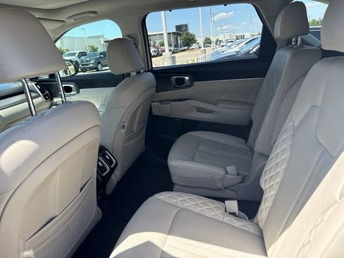 Used 2023 Kia Sorento SX AWD/4WD image 9