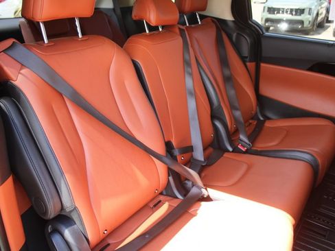 Used 2024 Kia Carnival SX FWD image 7
