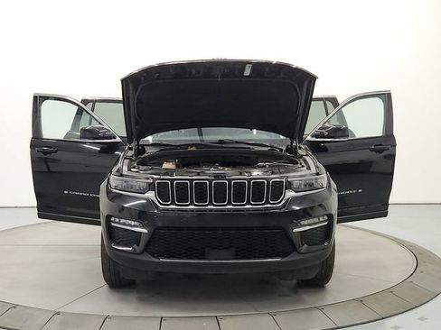 Used 2024 Jeep Grand Cherokee Limited image 10