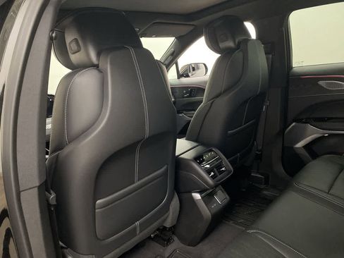 Used 2024 Cadillac Lyriq Luxury AWD/4WD image 16