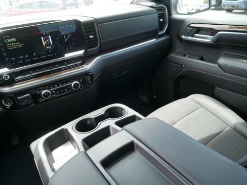Used 2023 GMC Sierra 1500 Elevation w/ X31 Off-Road Package AWD/4WD image 11