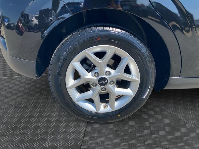 Used 2025 Kia Soul LX w/ LX Technology Package FWD image 34