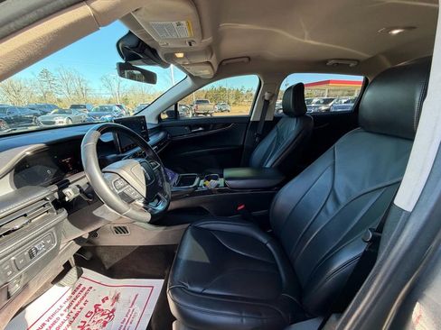 Used 2021 Lincoln Nautilus AWD w/ Equipment Group 101A image 11