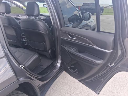 Used 2023 Jeep Grand Cherokee Limited AWD/4WD image 27
