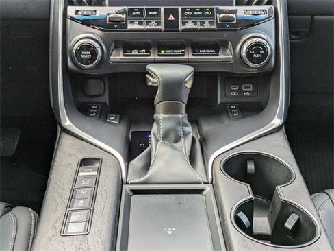 Certified 2024 Lexus LX 600 4WD w/ Appearance Package image 19